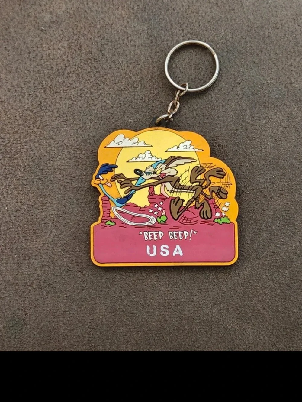 1997 Rare & HTF Looney Tunes Wile E. Coyote & the Road Runner Rubber Keychain